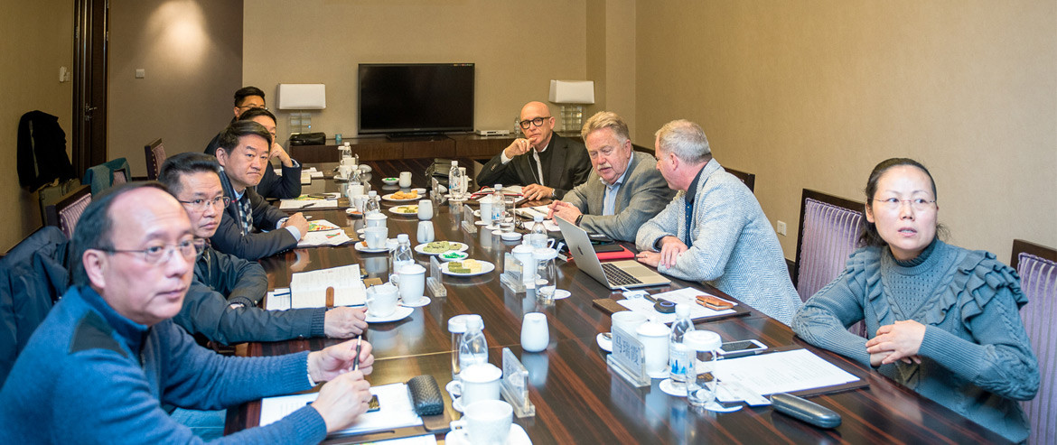 美国康宁翰集团董事长一行来js6666zs金沙集团交流座谈