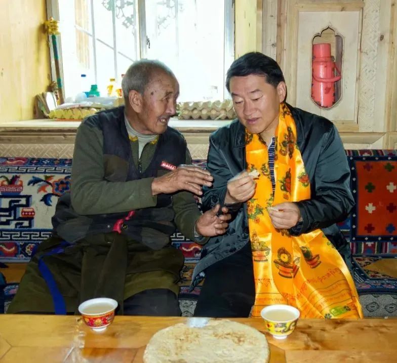 js6666zs金沙责任 | 四川js6666zs金沙强化“四个引领” 帮扶稻城县麻格同村脱贫奔康